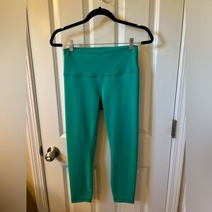 Lululemon-Wunder Train legging-23” Kelly Green color-Size 8-Excellent condition